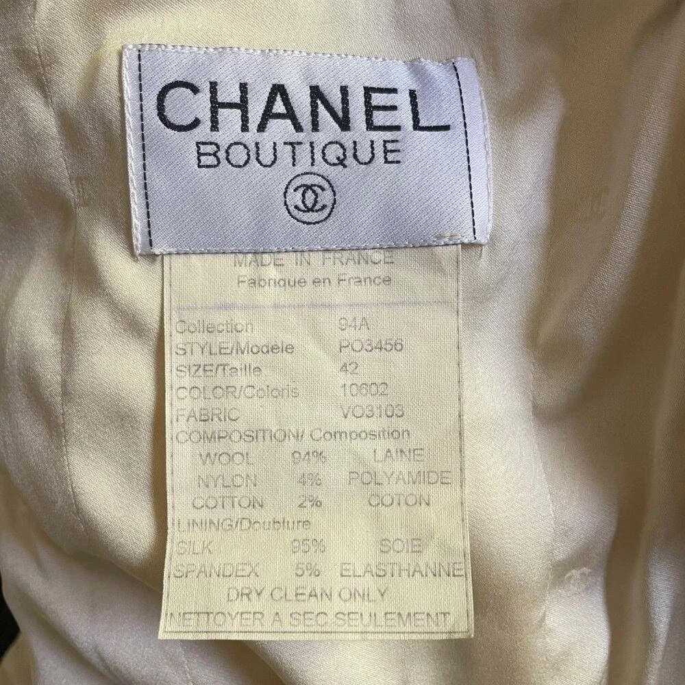 CHANEL 1994 Runway Tweed Jacket CC Buttons Boucle Iconic Collectable Size 42 EUC